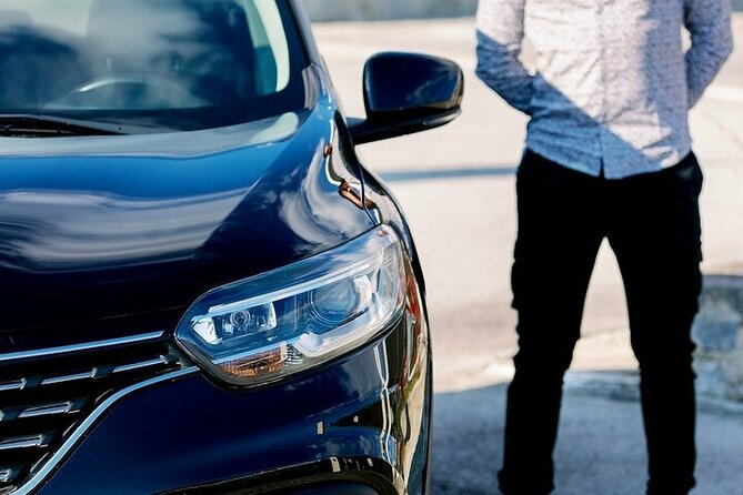 Santorini Private Transfer From or To the Ferry Port - A Direct Ride to Oia, Fira, or Your Hotel