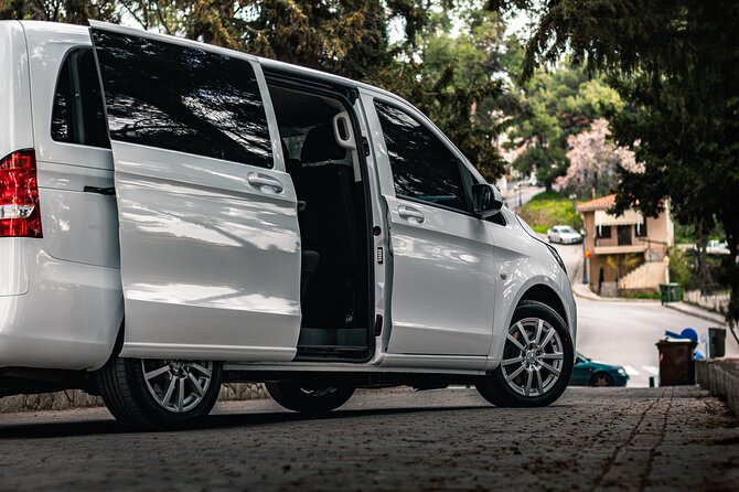 Santorini Private Transfer From or To the Ferry Port - What the Departure Transfer Includes