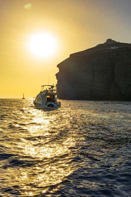 Santorini: Private Yacht Experience of Timeless Elegance - A private yacht, not a simple sightseeing cruise