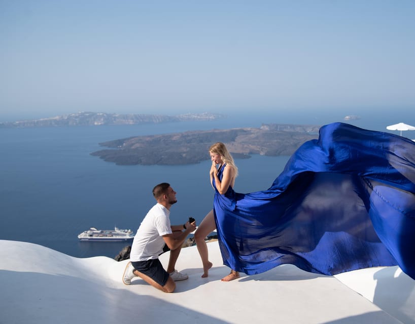 Santorini: Proposal Photoshoot l Private Entry to blue Dome - Key points at a glance