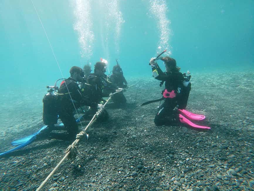 Santorini: Scuba Diving - From basic skills to a pleasure swim