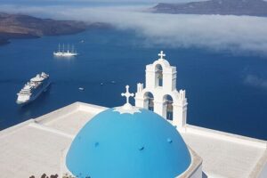 Santorini See Everything All Day Private Tour - Oia and Fira: getting the famous photos without losing the day