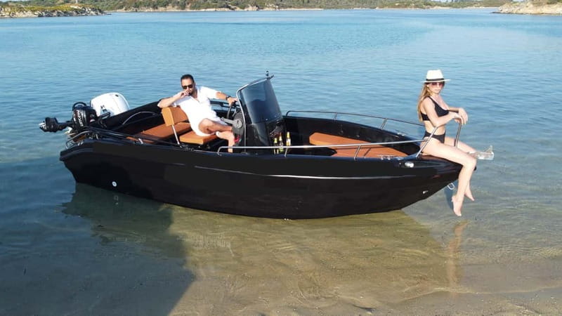 Santorini: Self-Drive Boat Rental without Boat License - Red, White, and Black Beaches by Boat