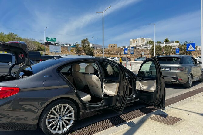 Santorini Shore Excursion in Style- by the Katsipis Family - What the vehicle and guide service are really like