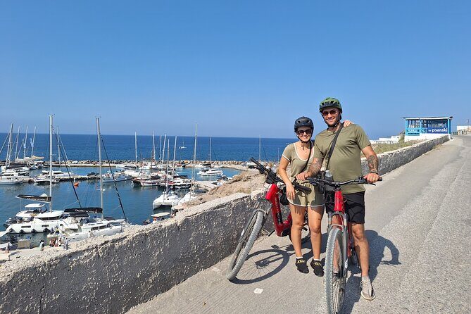 Santorini Small Group Guided E-bike Tour & Local Tomato Museum - Meeting point and pickup: how to link up with the group