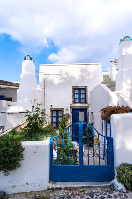 Santorini Small-Group Tour with Wine Tasting & Food Pairing - Megalochori and the island’s wine story