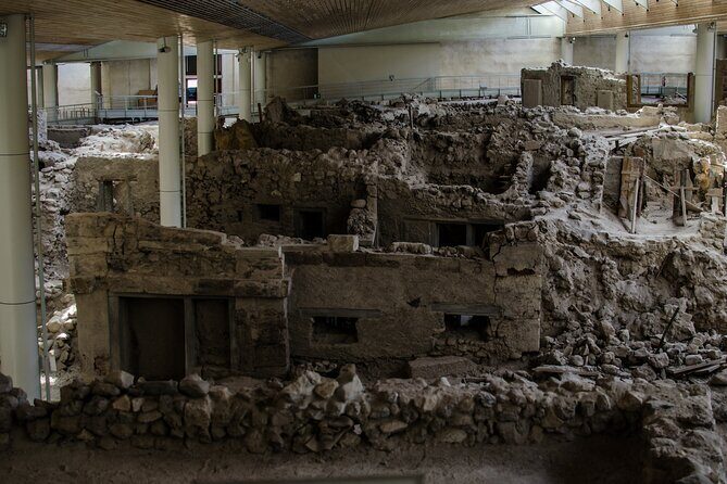 Santorini: Ticket for Akrotiri Archaeological Site - Requesting extra help on-site: when a guide makes sense