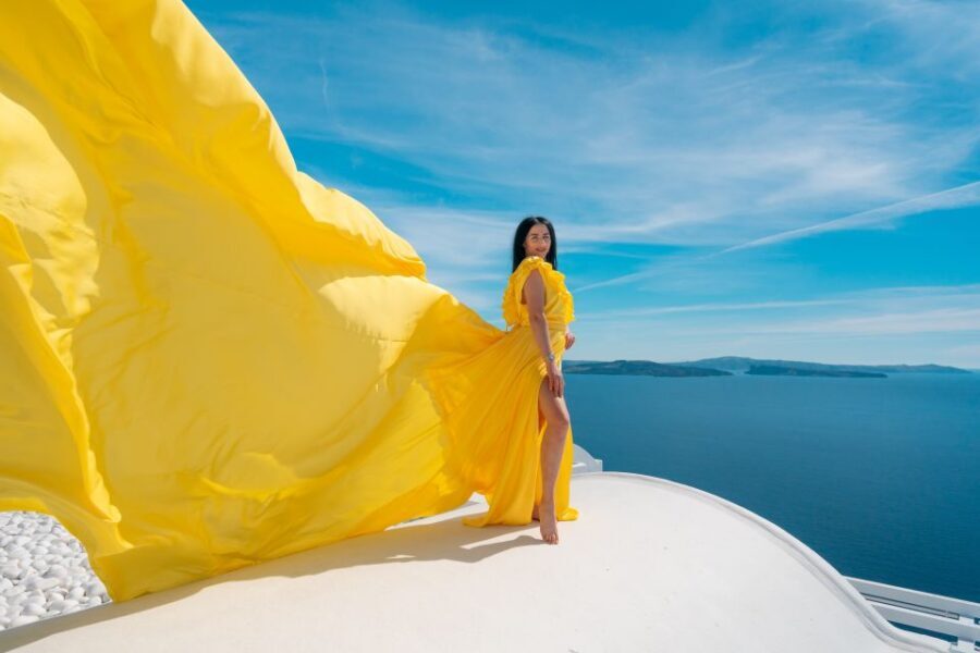 Santorini: Unique Flying Dress Photoshoot Experience - Getting There: Meeting in the Fira Area, Shooting in Oia