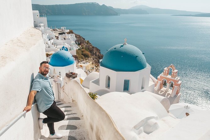Santorini Vacation Photoshoot - Who gets the most from this experience