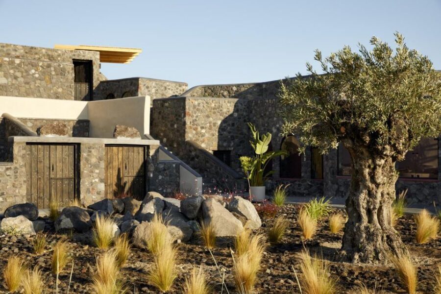 Santorini: Volcanic Hot-Tub Experience with Caldera Views - A Private Lava Tub With a View That Owns the Moment