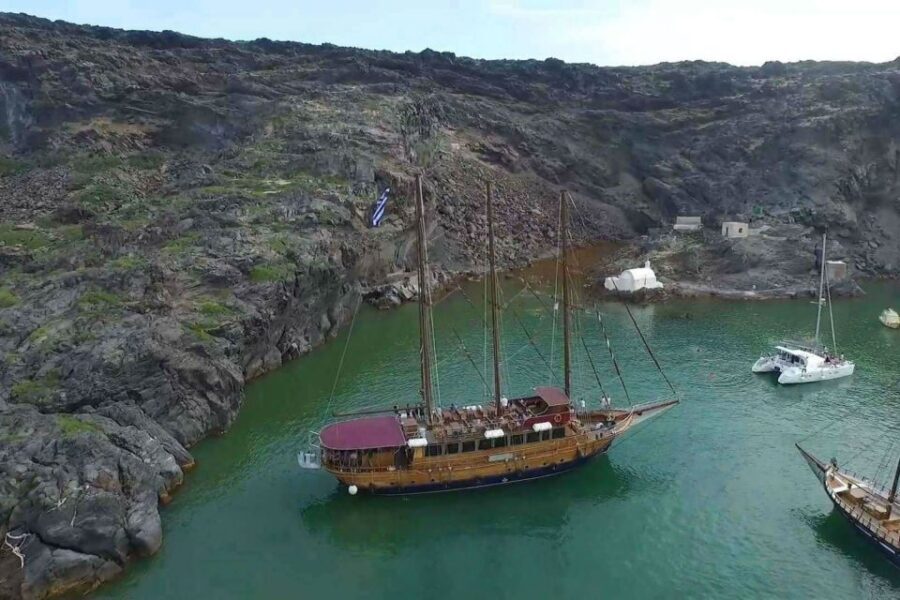 Santorini: Volcanic Sunset Cruise with Dinner - Option 1: Volcano and hot springs, then a clear-horizon sunset