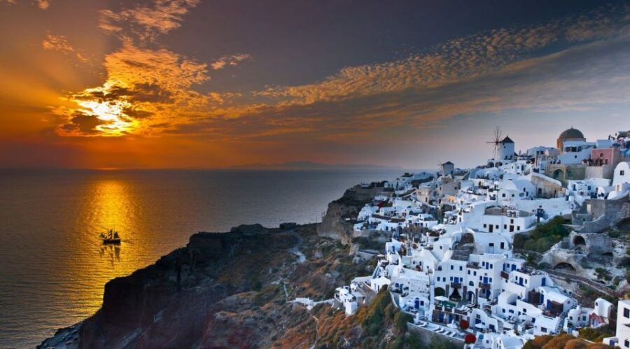 Santorini: Volcanic Sunset Cruise with Dinner - Dinner, snacks, and the one-glass perk