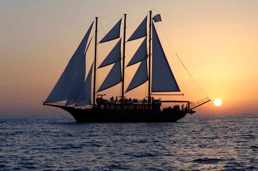 Santorini: Volcanic Sunset Cruise with Dinner - Should you book NST Santorini Tours for a volcanic sunset?