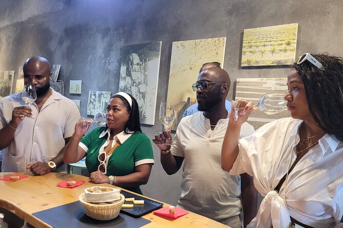Santorini Volcanic Wine Tour – Private Tasting with Local Expert - What the private format adds