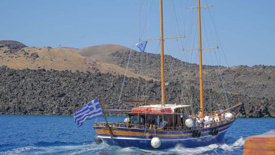 Santorini Volcano, Hot Springs Adventure - Palea Kameni Hot Springs: Making the Most of a 30-Minute Swim
