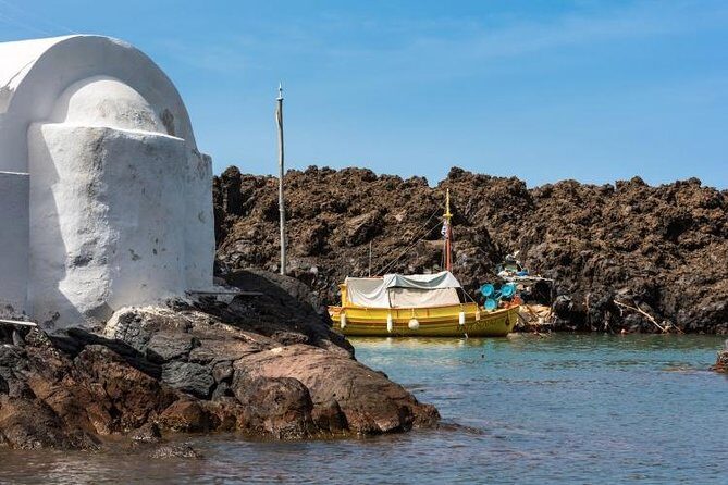 Santorini Volcano Tour - Stop 2: Getting Your Bearings Inside the Caldera