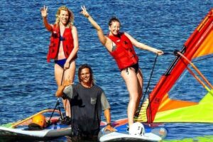 Santorini Windsurfing lessons - The 2-hour flow: what you’ll actually do from start to finish