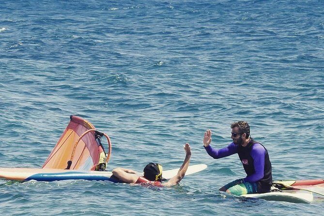 Santorini Windsurfing lessons - Timing and meeting point: how to keep the day stress-free