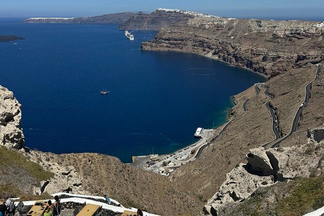 Santorini Wine Tour: 2 Wineries with Tastings & Local Snacks - Who this tour fits best