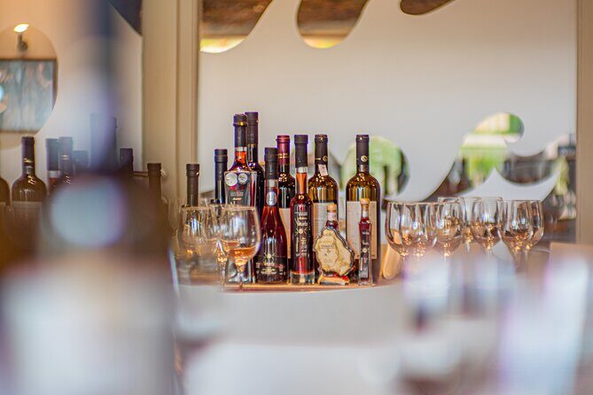 Santorini: Wine Tour with Sunset in Oia - Pickup, timing, and the winding-road reality