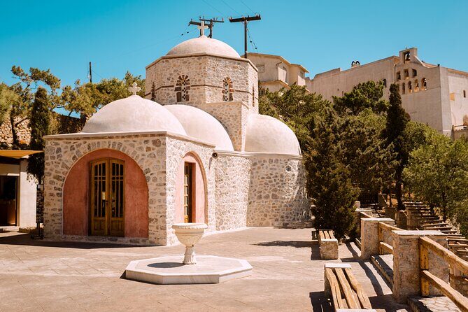 Santorini_Panoramic Tour - Megalochori village: traditional alleys and whitewashed stone