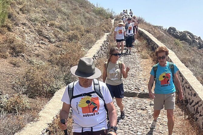 Santorini's Famous Fira to Oia Hike: A Private tour Adventure - Why the Fira to Oia route feels like a moving viewpoint