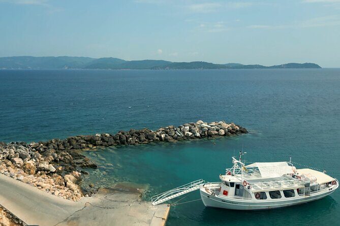 Sea and Sun day cruise from Skiathos - Onboard vibe: tour leader, music, and how to get the most out of announcements