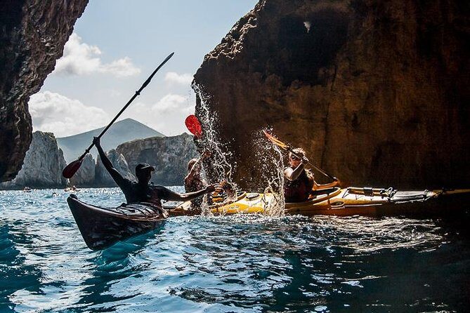 Sea Kayaking in Navarino Bay - Paddling past Pylos and Niokastro fort