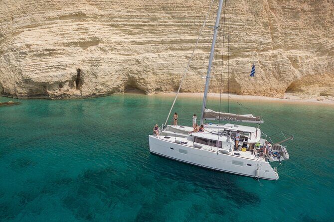 Shared Catamaran All inclusive-Day Cruise to Naxos or Paros - Lunch onboard: traditional food, local products, and real-time service