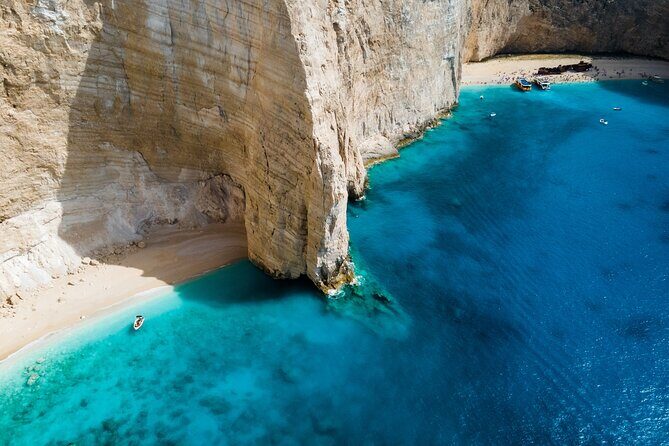 Shipwreck and Blue Caves - Private Speedboat Tour (up to 6 pax) - Mikro Nisi and Lunch Time for an Uncrowded Moment