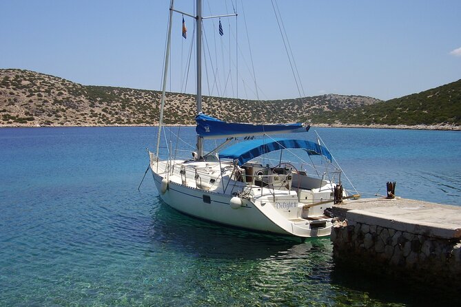 Single day Sail boat cruise with swimming, snorkeling, drinks and lunch - Beer, wine, and an easygoing atmosphere