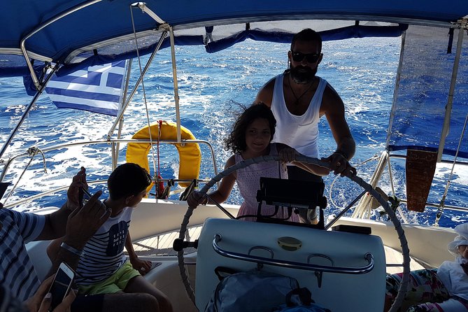 Single day Sail boat cruise with swimming, snorkeling, drinks and lunch - A fresh lunch served on board