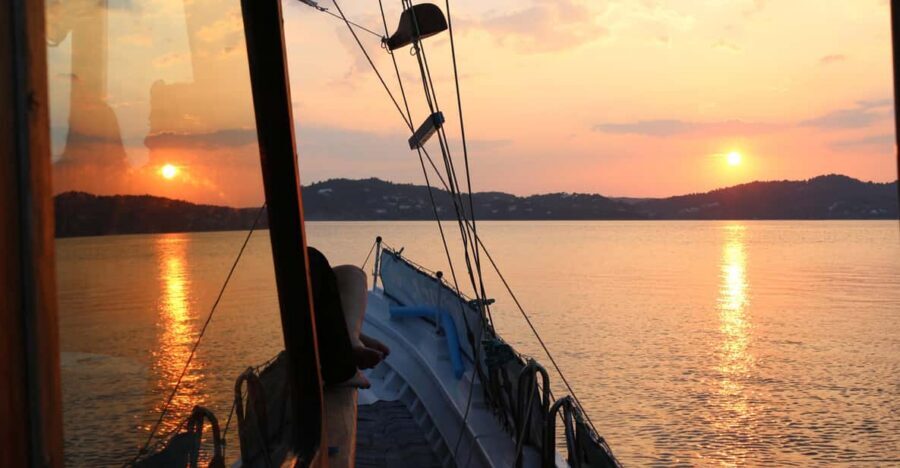 Skiathos: Boat Cruise with Dinner & Sunset Viewing - Small group value: why up to 8 people matters