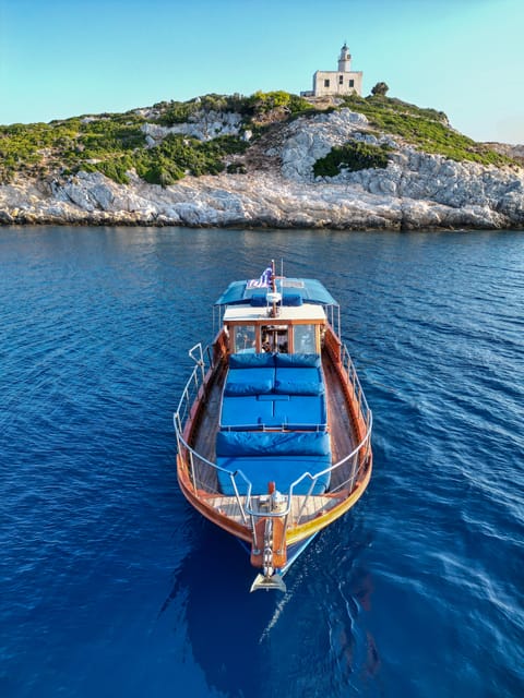 Skiathos: Traditional Boat Cruise with Swim Stops & Lunch - Group or private cruise: which fits you?