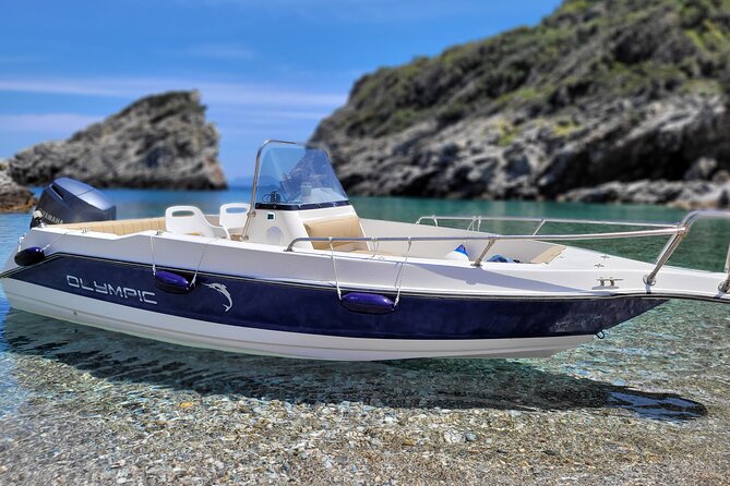 Skopelos Boat Hire - Swimming in clear coves and stopping at secluded beaches