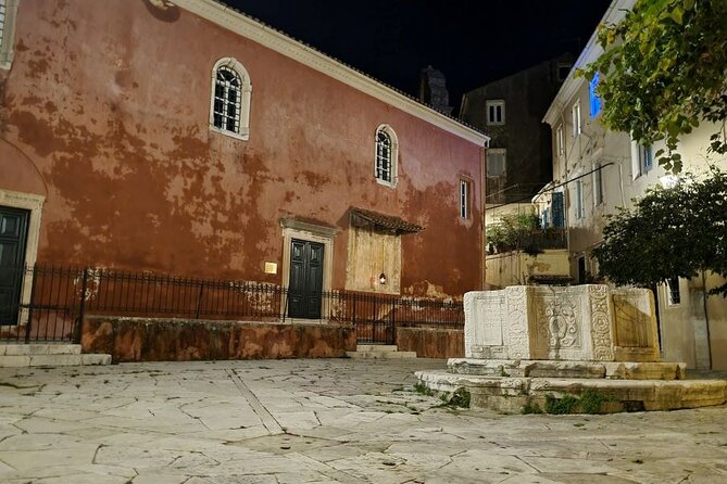 Small Group: Corfu Evening Walking Tour with a Glass of Wine - Ending with wine in a local bar