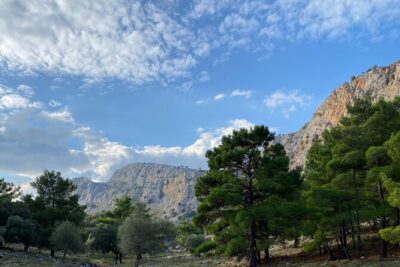 Small Group Hiking in Lindos - Seeing Lindos and its Acropolis from above