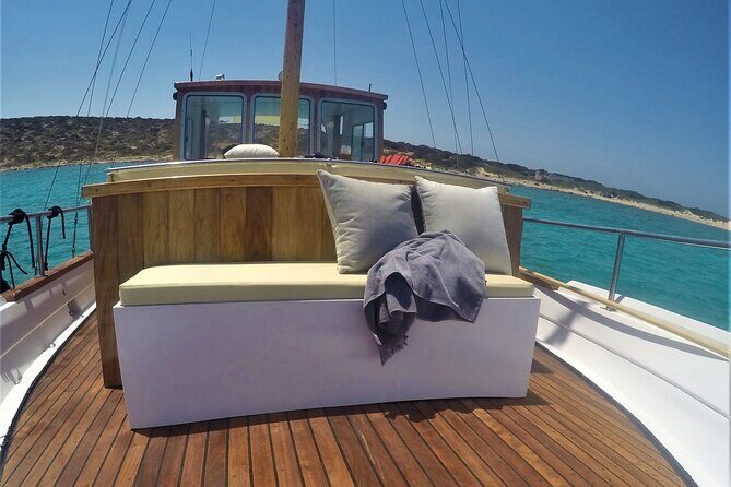 Small Group Kaiki Cruise & Greek Gastronomy Experience - A Paros kaiki cruise that feels genuinely small