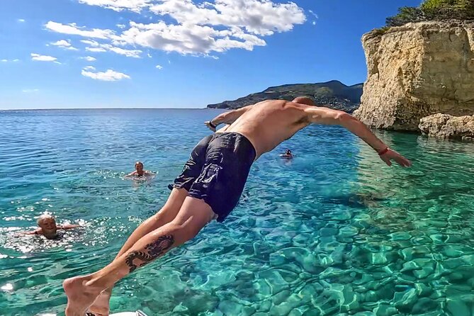 Small Group Turtle Tour Zakynthos - Why a seven-person boat changes the day