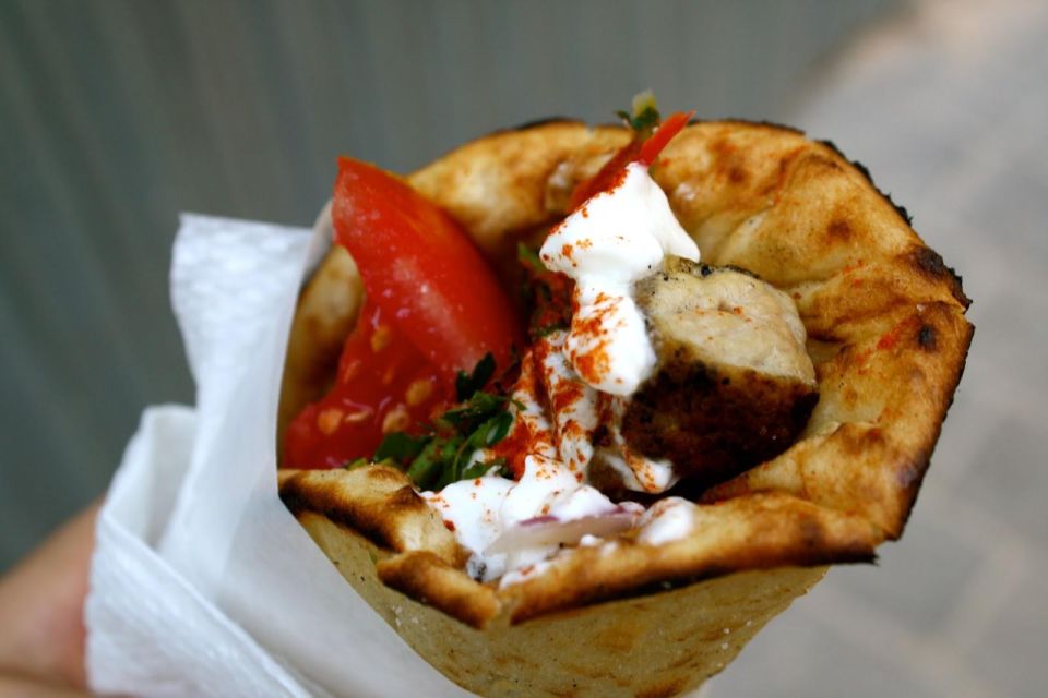Souvlaki Class in Mykonos - Meeting chef Mike and settling into the class