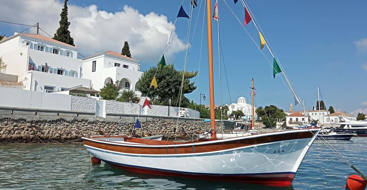 Spetses Island Boat Exploration ΖΩΗ e-kaiki - Learning the craft behind the kaïki