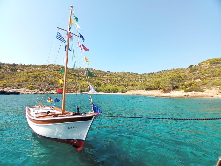 Spetses Island Boat Exploration ΖΩΗ e-kaiki - Cruising the coves around Spetses