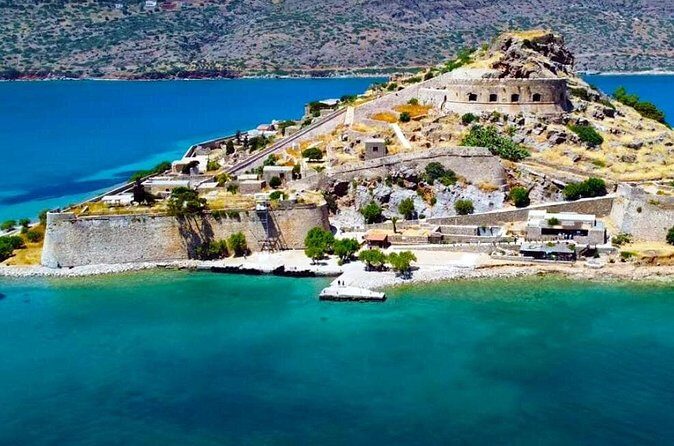 Spinalonga & Agios Nikolaos from Heraklion region - Agios Nikolaos in One Hour: Lake Voulismeni and the Waterfront Flow