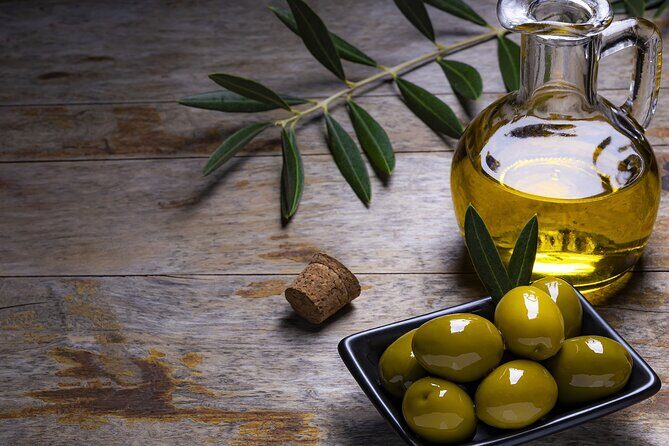 Spinalonga, Plaka, Elounda, Agios Nikolaos & Olive Mill | Private - Agios Nikolaos: Lake Voulismeni Stroll and a Lunch Plan