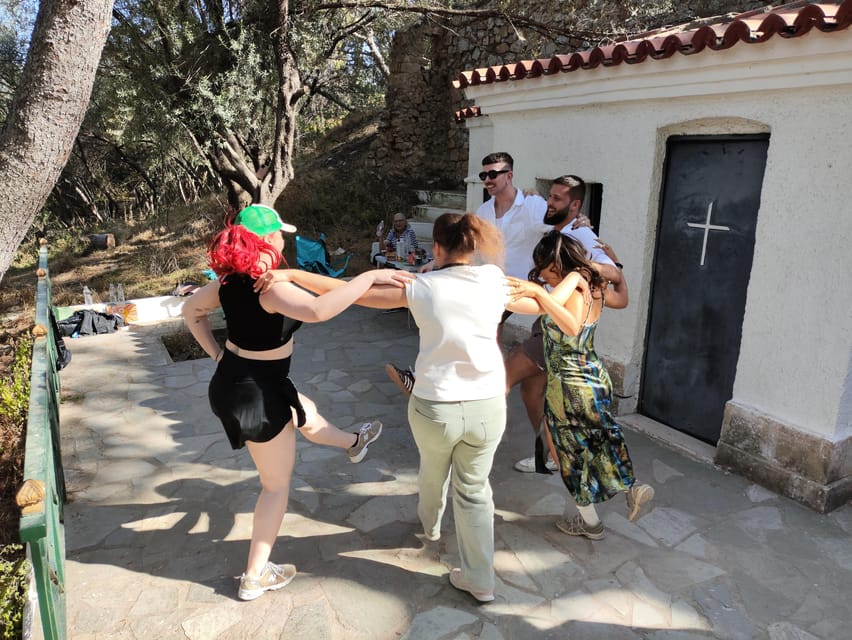 Steps to tradition: Greek traditional dances in Athens - Why Greek dance makes a good Athens activity