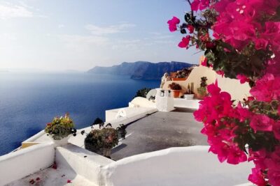 Stress-Free Santorini Shore Excursion: Private Highlights Tour - Oia’s two stops: famous views, narrow paths, and crowds