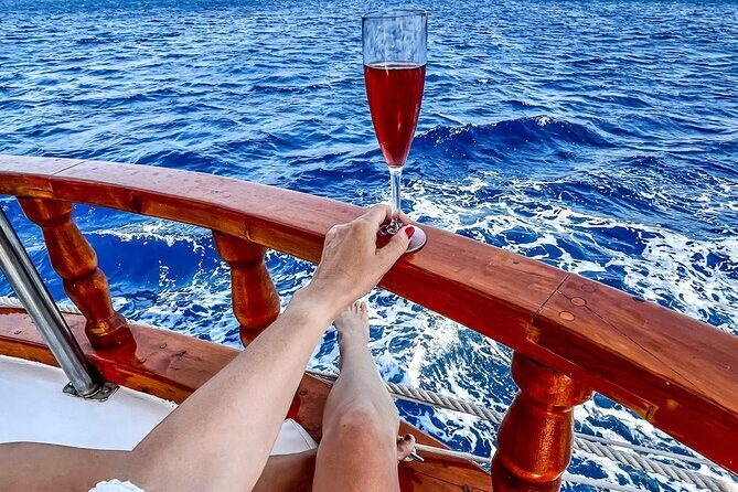 Sunset Cruise in Rhodes with unlimited drinks & snacks - Getting the sunset view: where to sit on the way back