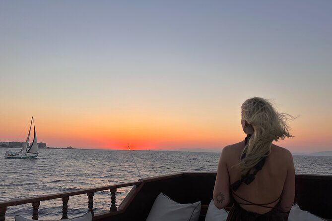 Sunset Cruise with Greek BBQ & Unlimited Aperol Spritz, Beer Wine - The sunset itself and the smooth return into harbour