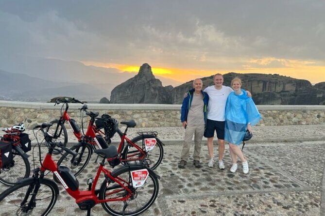 Sunset Meteora Tour on E-Bike - Stop 2: Meteora by e-bike, from Bandova caves to Protato