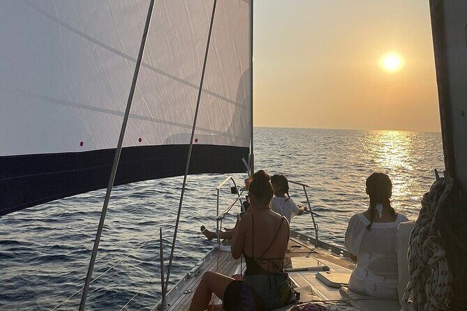 Sunset Sail Cruise to Rhenia, Mykonos Beach Safari, Dinner&Drinks - Rhenia Island: Big Delos Feeling Without the Crowds